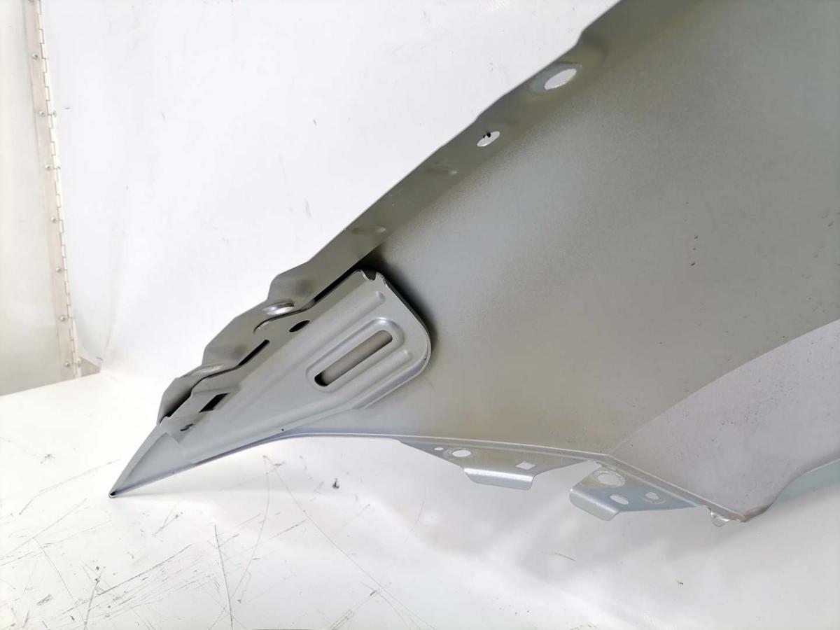 VW Passat B9 original Kotflügel vorn rechts LM7P Oyster Silver Bj.2024